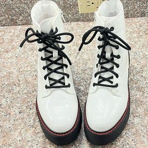 Kreed Bone Paris bootsies. Cool planet by Steve Madden